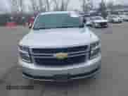 2015 Chevrolet Tahoe Commercial z VIN 1GNSK2ECXFR681555, wystawiony jako IAAI lot #41975359 z przebiegiem 126 785 mil mil oraz . Historia ofert i sprzedaży dostępna na DreamBid. Obrazek 12.