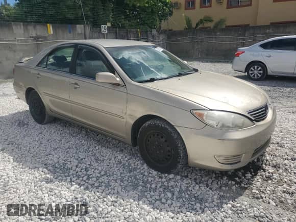 2005 Toyota Camry LE с VIN 4T1BE32K45U061776, выставлен на аукционе Copart как лот 82751875 с пробегом 51 891 миль миль и Списание • Salvage title. История ставок и продаж доступна на DreamBid. Изображение 4.