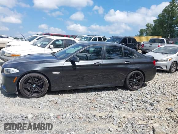 2013 BMW 5 Series 550i z VIN WBAFR9C59DDX79471, wystawiony jako IAAI lot #42832922 z przebiegiem 111 291 mil mil oraz . Historia ofert i sprzedaży dostępna na DreamBid. Obrazek 14.