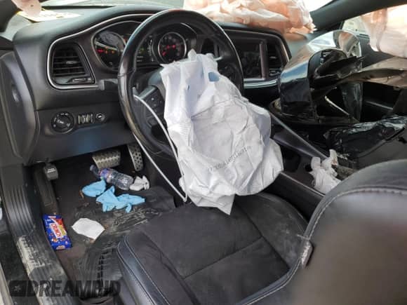 2017 Dodge Challenger 392 Hemi Scat Pack Shaker z VIN 2C3CDZFJ5HH594084, wystawiony jako Copart lot #68770185 z przebiegiem 125 847 mil mil oraz Szkoda całkowita • Salvage title. Historia ofert i sprzedaży dostępna na DreamBid. Obrazek 8.