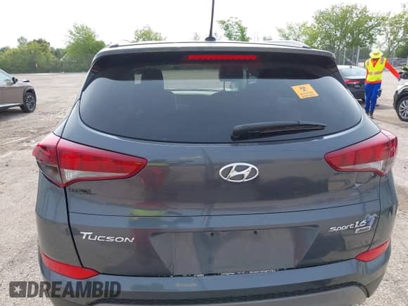 2017 Hyundai Tucson Eco с VIN KM8J3CA26HU529661, выставлен на аукционе IAAI как лот 42404099 с пробегом 85 308 миль миль и . История ставок и продаж доступна на DreamBid. Изображение 16.