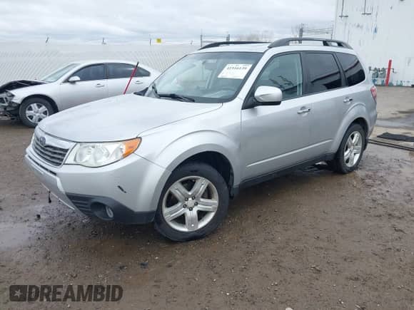 2009 Subaru Forester X with VIN JF2SH63679H713224, listed as a IAAI auction lot 41916139 with 282,055 mi miles and . Bid and sale history available at DreamBid. Image 20.