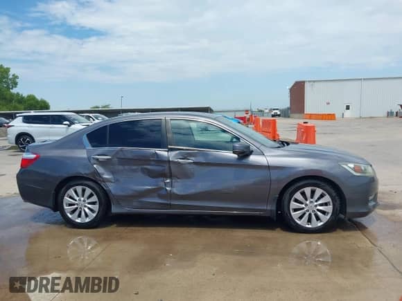 2014 Honda Accord EX-L with VIN 1HGCR2F81EA260650, listed as a IAAI auction lot 42971548 with 105,732 mi miles and . Bid and sale history available at DreamBid. Image 13.