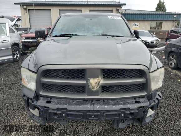 2012 Ram 1500 Express z VIN 1C6RD7FT2CS251429, wystawiony jako Copart lot #84569415 z przebiegiem 199 676 mil mil oraz Czysty tytuł • Clean title. Historia ofert i sprzedaży dostępna na DreamBid. Obrazek 5.