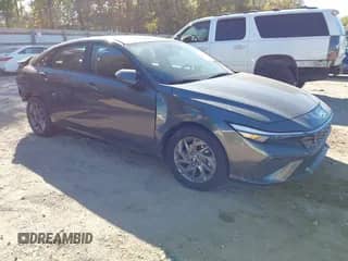 2024 Hyundai Elantra Blue с VIN KMHLM4DJ7RU104109, выставлен на аукционе IAAI как лот 43449289 с пробегом 16 866 миль миль и . История ставок и продаж доступна на DreamBid. Изображение 1.
