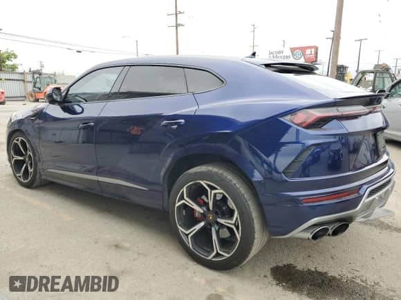 2021 Lamborghini Urus with VIN ZPBUA1ZL0MLA13913, listed as a Copart auction lot 53748385 with 31,001 mi miles and Salvage title. Bid and sale history available at DreamBid. Image 2.