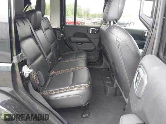 2021 Jeep Wrangler Unlimited Sahara Altitude z VIN 1C4HJXEG2MW622665, wystawiony jako IAAI lot #42257397 z przebiegiem 36 406 mil mil oraz . Historia ofert i sprzedaży dostępna na DreamBid. Obrazek 8.