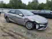 2024 Hyundai Elantra SEL z VIN KMHLM4DG9RU844412, wystawiony jako Copart lot #69440165 z przebiegiem 11 338 mil mil oraz Szkoda całkowita • Salvage title. Historia ofert i sprzedaży dostępna na DreamBid. Obrazek 4.