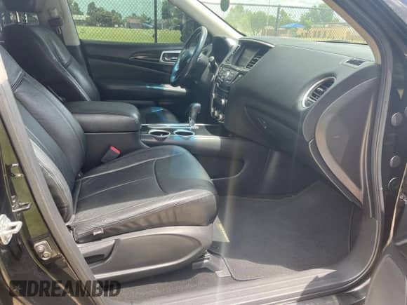 2014 Nissan Pathfinder Platinum with VIN 5N1AR2MN6EC733487, listed as a Copart auction lot 62967685 with 132,721 mi miles and Clean title. Bid and sale history available at DreamBid. Image 5.