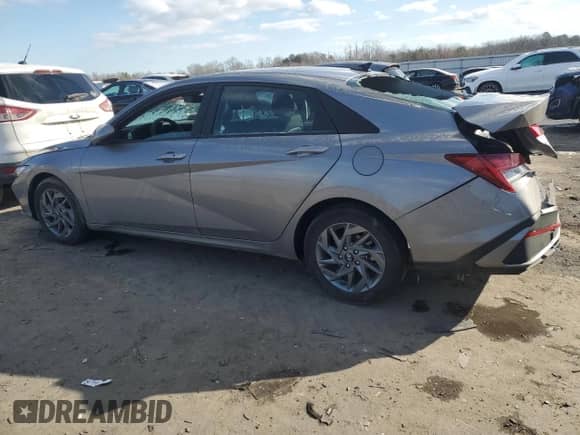 2024 Hyundai Elantra Blue z VIN KMHLM4DJXRU098239, wystawiony jako Copart lot #89392805 z przebiegiem 37 628 mil mil oraz Szkoda całkowita • Salvage title. Historia ofert i sprzedaży dostępna na DreamBid. Obrazek 2.