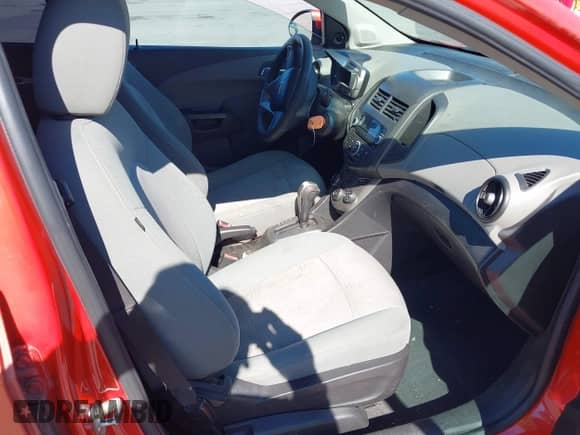 2012 Chevrolet Sonic LS с VIN 1G1JA5SH6C4225157, выставлен на аукционе IAAI как лот 43207631 с пробегом 171 805 миль миль и . История ставок и продаж доступна на DreamBid. Изображение 5.