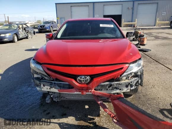 2020 Toyota Camry SE z VIN 4T1G11AKXLU334966, wystawiony jako Copart lot #52855825 z przebiegiem 117 581 mil mil oraz Czysty tytuł • Clean title. Historia ofert i sprzedaży dostępna na DreamBid. Obrazek 5.