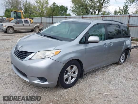 2013 Toyota Sienna LE AAS with VIN 5TDKK3DC5DS348078, listed as a IAAI auction lot 43319089 with 133,827 mi miles and . Bid and sale history available at DreamBid. Image 2.