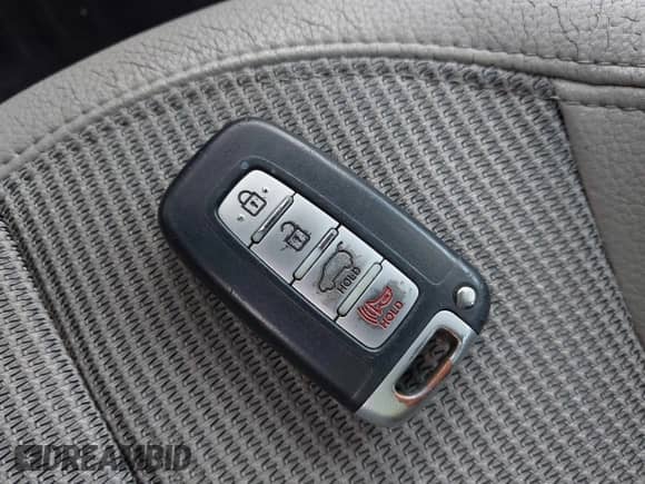 2012 Hyundai Veloster w/Black Int с VIN KMHTC6AD8CU067589, выставлен на аукционе IAAI как лот 43408833 с пробегом 159 802 миль миль и . История ставок и продаж доступна на DreamBid. Изображение 11.