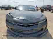 2017 Chevrolet Camaro 1LS z VIN 1G1FA1RX8H0174092, wystawiony jako Copart lot #71665495 z przebiegiem 93 775 mil mil oraz Szkoda całkowita • Salvage title. Historia ofert i sprzedaży dostępna na DreamBid. Obrazek 5.