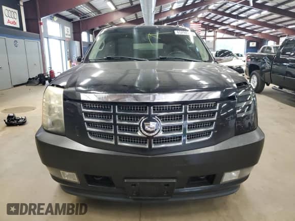 2008 Cadillac Escalade ESV with VIN 1GYFK66828R136233, listed as a Copart auction lot 65292385 with 176,225 mi miles and Clean title. Bid and sale history available at DreamBid. Image 5.
