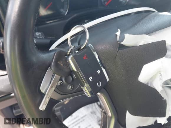 2015 Chevrolet Silverado 1500 LT z VIN 1GCVKREH7FZ251184, wystawiony jako IAAI lot #42564447 z przebiegiem Nie podano mil oraz . Historia ofert i sprzedaży dostępna na DreamBid. Obrazek 11.