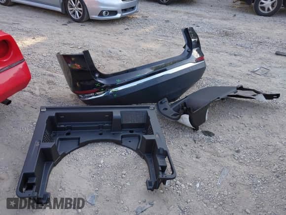 2021 Chevrolet Equinox LT z VIN 2GNAXUEV4M6124014, wystawiony jako IAAI lot #42988808 z przebiegiem 53 905 mil mil oraz . Historia ofert i sprzedaży dostępna na DreamBid. Obrazek 12.