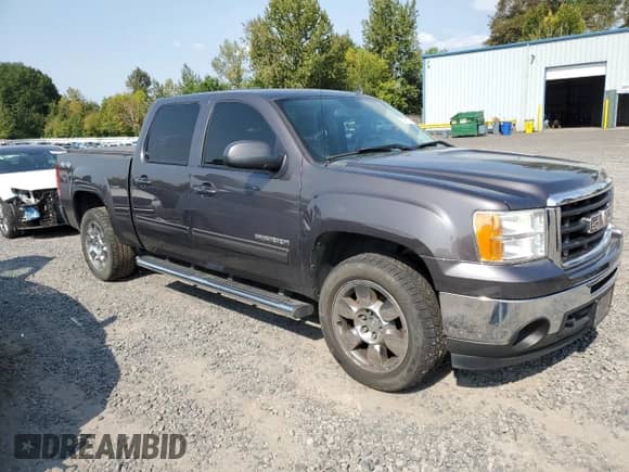 2010 GMC Sierra 1500 SLT z VIN 3GTRKWE2XAG147938, wystawiony jako Copart lot #81413155 z przebiegiem 236 393 mil mil oraz Szkoda całkowita • Salvage title. Historia ofert i sprzedaży dostępna na DreamBid. Obrazek 4.