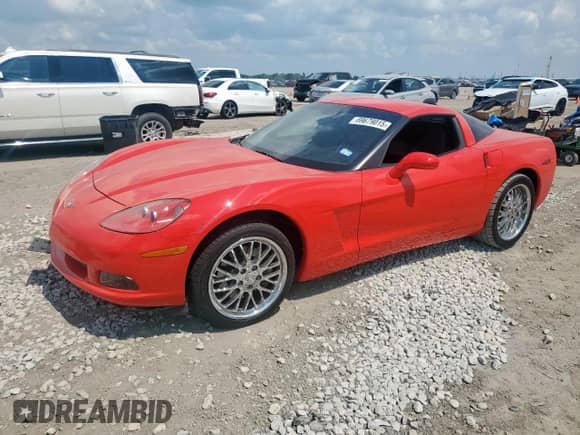 2012 Chevrolet Corvette 2LT z VIN 1G1YB2DW7C5101009, wystawiony jako Copart lot #69679015 z przebiegiem Nie podano mil oraz Szkoda całkowita • Salvage title. Historia ofert i sprzedaży dostępna na DreamBid. Obrazek 1.