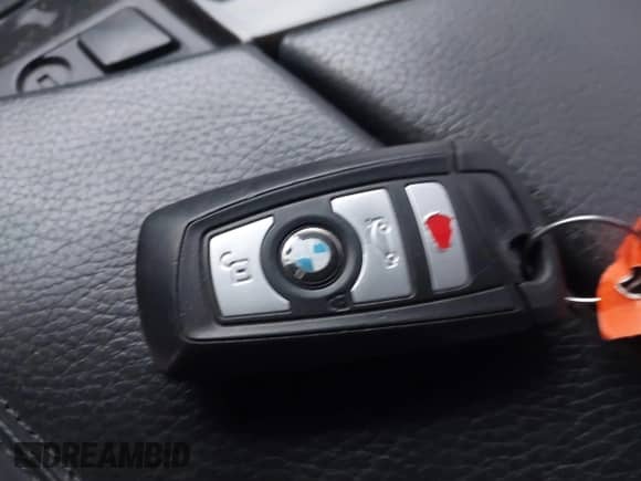 2013 BMW 5 Series 528i с VIN WBAXG5C54DD231297, выставлен на аукционе IAAI как лот 41209069 с пробегом 79 878 миль миль и . История ставок и продаж доступна на DreamBid. Изображение 11.