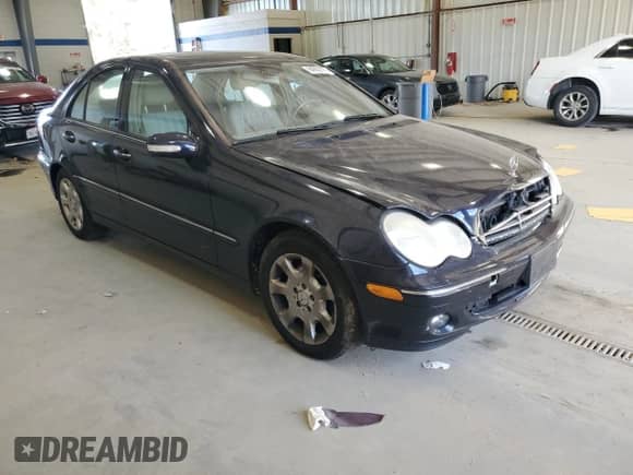 2006 Mercedes-Benz C 280 Luxury with VIN WDBRF92H56F752679, listed as a Copart auction lot 84962795 with 174,441 mi miles and Salvage title. Bid and sale history available at DreamBid. Image 4.
