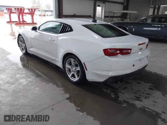 2022 Chevrolet Camaro 1LT z VIN 1G1FB1RX9N0119823, wystawiony jako IAAI lot #41294983 z przebiegiem 66 283 mil mil oraz . Historia ofert i sprzedaży dostępna na DreamBid. Obrazek 3.