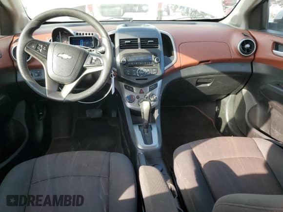 2014 Chevrolet Sonic LT с VIN 1G1JC6SB8E4235476, выставлен на аукционе Copart как лот 85361675 с пробегом 142 061 миль миль и Списание • Salvage title. История ставок и продаж доступна на DreamBid. Изображение 8.