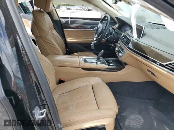 2021 BMW 7 Series 740i with VIN WBA7T2C08MCG07099, listed as a Copart auction lot 67992685 with Not provided miles and Salvage title. Bid and sale history available at DreamBid. Image 7.