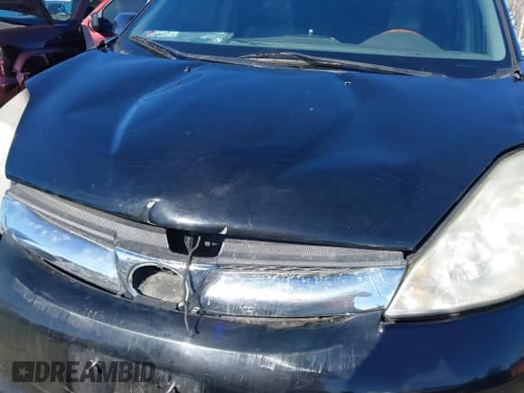 2009 Toyota Sienna XLE z VIN 5TDZK22C69S273555, wystawiony jako IAAI lot #41276221 z przebiegiem 129 160 mil mil oraz . Historia ofert i sprzedaży dostępna na DreamBid. Obrazek 6.