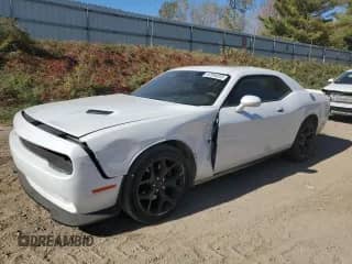 2015 Dodge Challenger SXT Plus с VIN 2C3CDZBG7FH733302, выставлен на аукционе Copart как лот 87094265 с пробегом 57 614 миль миль и Чистый • Clean title. История ставок и продаж доступна на DreamBid. Изображение 1.