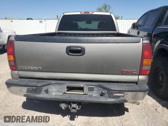 2003 GMC Sierra 1500 SLE with VIN 2GTEC19T731131936, listed as a Copart auction lot 66722825 with 189,340 mi miles and Salvage title. Bid and sale history available at DreamBid. Image 6.