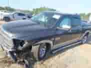 2017 Ram 1500 Laramie z VIN 1C6RR7NT2HS638654, wystawiony jako IAAI lot #42789130 z przebiegiem 165 138 mil mil oraz . Historia ofert i sprzedaży dostępna na DreamBid. Obrazek 2.