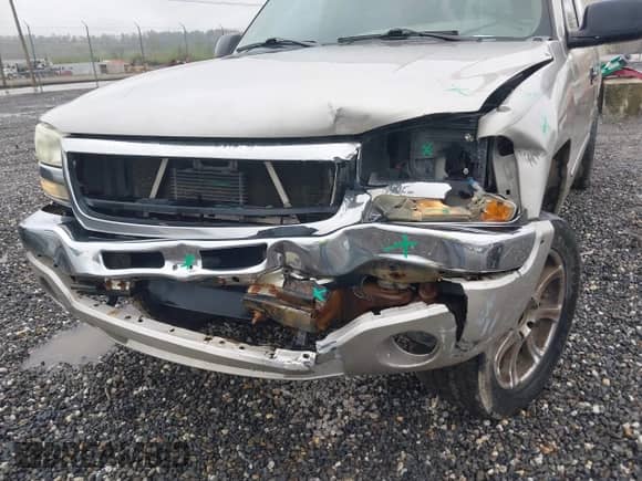 2004 GMC Sierra 1500 SLT с VIN 2GTEK19T841211511, выставлен на аукционе IAAI как лот 42099492 с пробегом 154 023 миль миль и . История ставок и продаж доступна на DreamBid. Изображение 6.