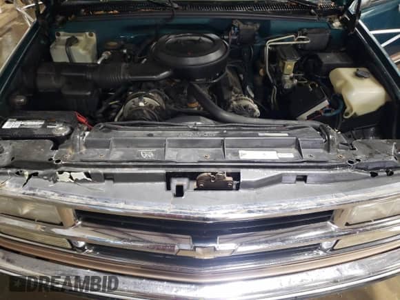 1995 Chevrolet Suburban с VIN 1GNGC26N0SJ357414, выставлен на аукционе Copart как лот 79631544 с пробегом 84 442 миль миль и Списание • Salvage title. История ставок и продаж доступна на DreamBid. Изображение 12.