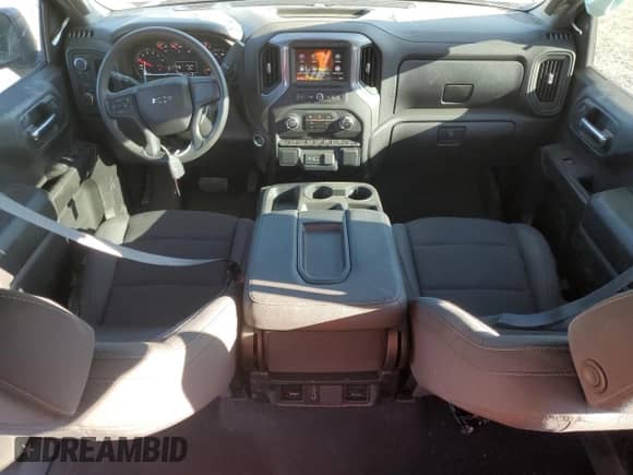 2024 Chevrolet Silverado 1500 Custom Trail Boss z VIN 3GCUDCE89RG260945, wystawiony jako Copart lot #51326915 z przebiegiem 30 768 mil mil oraz Szkoda całkowita • Salvage title. Historia ofert i sprzedaży dostępna na DreamBid. Obrazek 8.