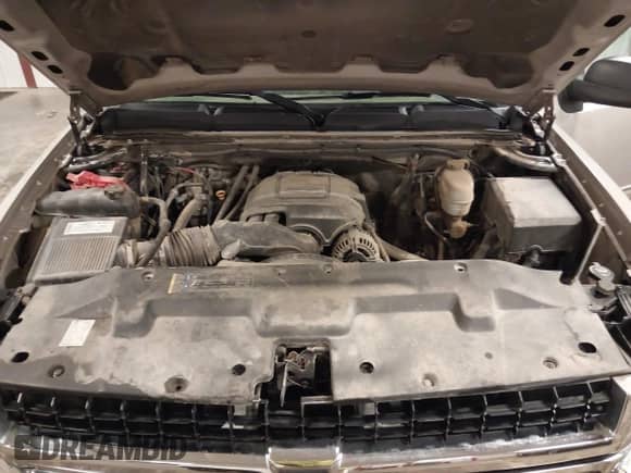 2008 Chevrolet Silverado 2500HD Work Truck z VIN 1GCHK24K88E206086, wystawiony jako IAAI lot #42954753 z przebiegiem 170 017 mil mil oraz . Historia ofert i sprzedaży dostępna na DreamBid. Obrazek 10.