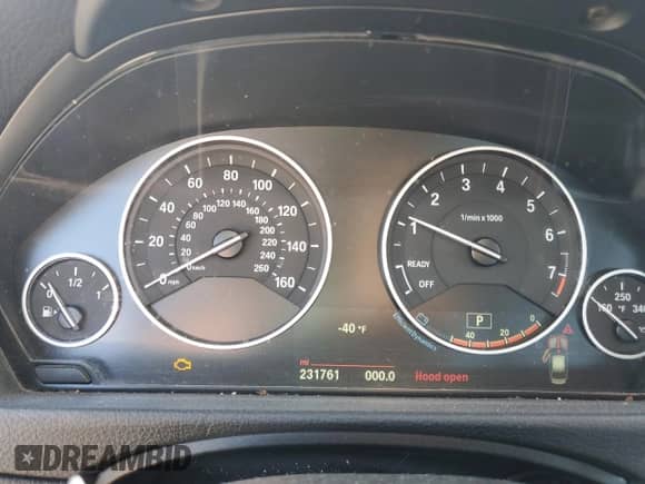 2016 BMW 3 Series 320i xDrive with VIN WBA8E5G57GNT41506, listed as a Copart auction lot 82303865 with 231,761 mi miles and Clean title. Bid and sale history available at DreamBid. Image 9.