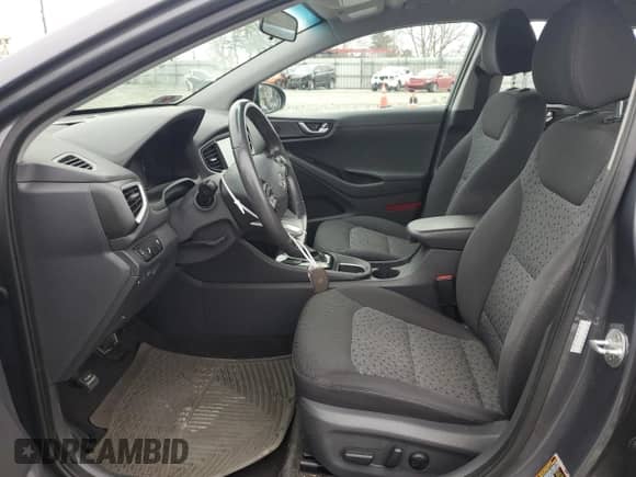 2017 Hyundai Ioniq SEL с VIN KMHC75LC1HU044438, выставлен на аукционе Copart как лот 39515894 с пробегом 81 174 миль миль и . История ставок и продаж доступна на DreamBid. Изображение 7.