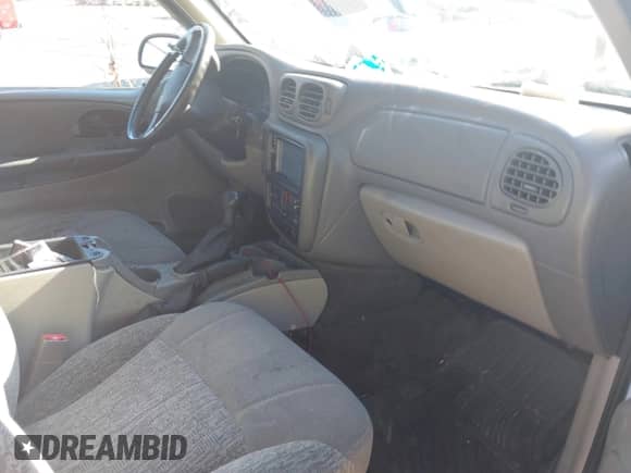 2003 Chevrolet TrailBlazer LT с VIN 1GNDT13S632302436, выставлен на аукционе IAAI как лот 43255750 с пробегом 172 446 миль миль и . История ставок и продаж доступна на DreamBid. Изображение 5.