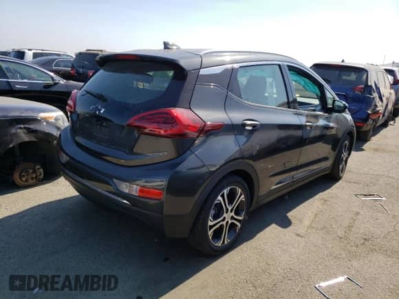 2018 Chevrolet Bolt EV Premier z VIN 1G1FX6S09J4135406, wystawiony jako Copart lot #60585853 z przebiegiem 30 271 mil mil oraz . Historia ofert i sprzedaży dostępna na DreamBid. Obrazek 3.