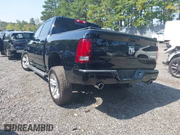 2013 Ram 1500 Sport z VIN 1C6RR7MT9DS720683, wystawiony jako IAAI lot #43262288 z przebiegiem 113 783 mil mil oraz . Historia ofert i sprzedaży dostępna na DreamBid. Obrazek 3.