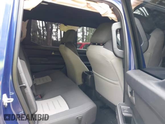 2024 Toyota Tacoma SR5 z VIN 3TMLB5JN5RM079724, wystawiony jako IAAI lot #42507488 z przebiegiem 6 543 mil mil oraz . Historia ofert i sprzedaży dostępna na DreamBid. Obrazek 8.