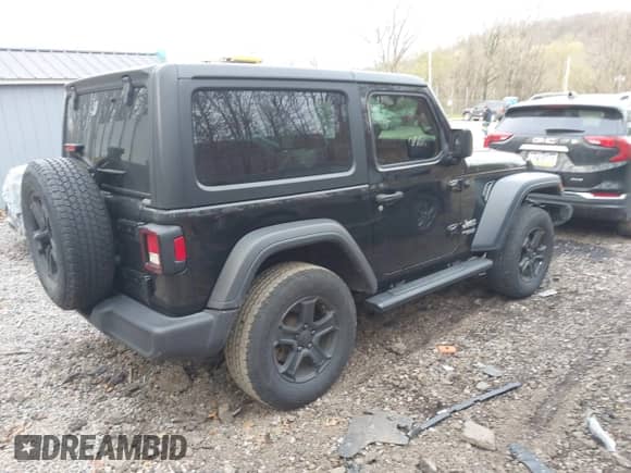 2019 Jeep Wrangler Sport S with VIN 1C4GJXAGXKW538902, listed as a IAAI auction lot 42067367 with 116,268 mi miles and . Bid and sale history available at DreamBid. Image 4.