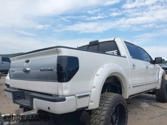 2013 Ford F-150 XLT z VIN 1FTFW1E6XDFC26965, wystawiony jako IAAI lot #42809033 z przebiegiem 203 209 mil mil oraz . Historia ofert i sprzedaży dostępna na DreamBid. Obrazek 4.