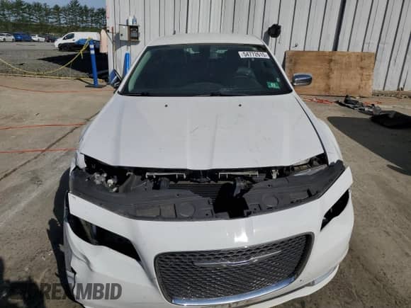 2018 Chrysler 300 Limited z VIN 2C3CCAEG3JH194007, wystawiony jako Copart lot #54772615 z przebiegiem 127 232 mil mil oraz Szkoda całkowita • Salvage title. Historia ofert i sprzedaży dostępna na DreamBid. Obrazek 5.