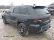 2015 Jeep Grand Cherokee SRT z VIN 1C4RJFDJ4FC613076, wystawiony jako IAAI lot #41732272 z przebiegiem 152 538 mil mil oraz . Historia ofert i sprzedaży dostępna na DreamBid. Obrazek 3.