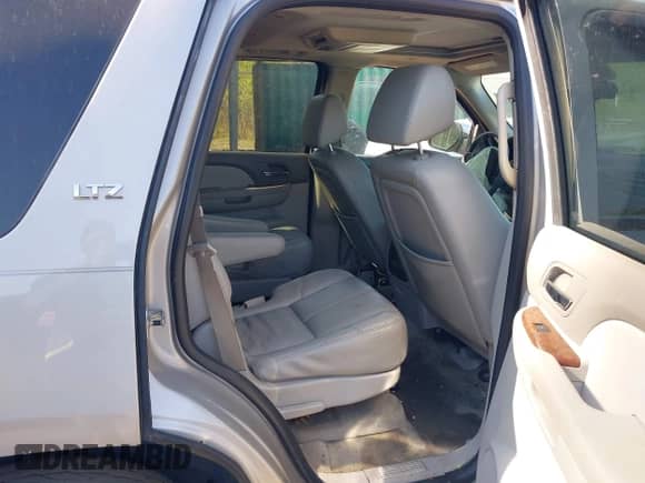2007 Chevrolet Tahoe LS with VIN 1GNFK13007J358815, listed as a IAAI auction lot 42092019 with Not provided miles and . Bid and sale history available at DreamBid. Image 8.
