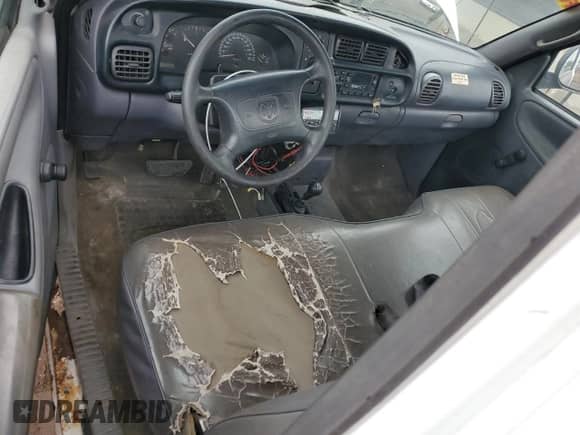 1998 Dodge 2500 с VIN 3B7KF26Z4WM267219, выставлен на аукционе Copart как лот 49351865 с пробегом 171 515 миль миль и Чистый • Clean title. История ставок и продаж доступна на DreamBid. Изображение 8.