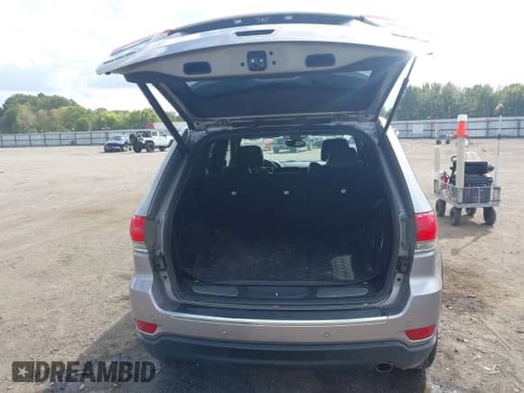 2017 Jeep Grand Cherokee Limited z VIN 1C4RJFBG3HC918482, wystawiony jako IAAI lot #43386848 z przebiegiem 140 937 mil mil oraz . Historia ofert i sprzedaży dostępna na DreamBid. Obrazek 17.